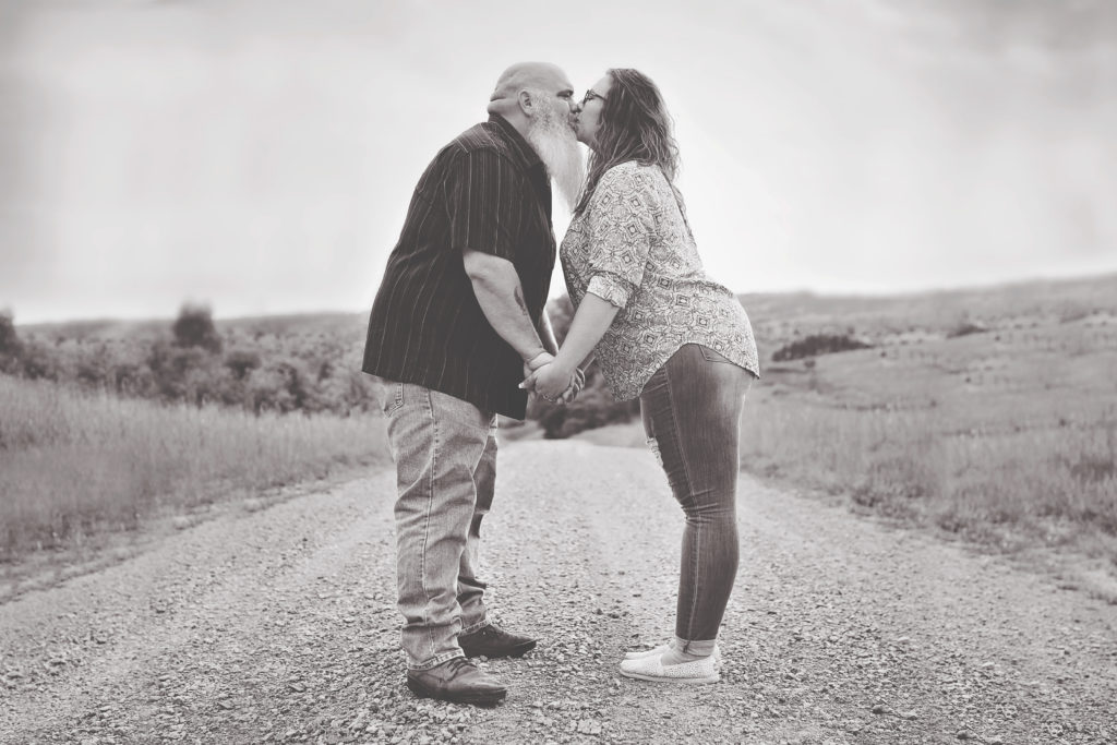 Joe Amy Anniversary husband wife kissing